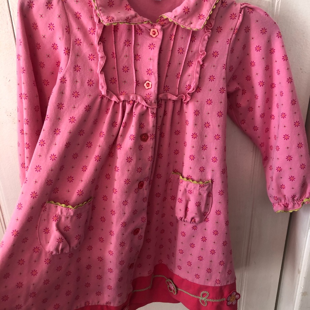 Le Top Pink Dress with grn accents pockets/collar.